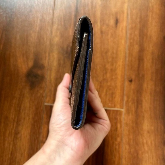 Louis Vuitton Monogram Josephine Wallet Blue Interior - Picture 7 of 8